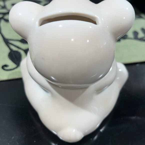 Precious moments small piggy bank April bear - Picture 4 of 4